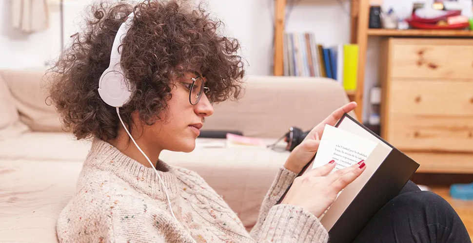 How to Listen to Podcasts: Beginner’s Guide to Start Today
